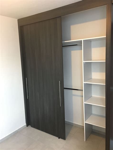 closet sencillos - closet de tablaroca con espejo